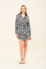 Cargar imagen en el visor de la galería, Model Front: Uv Line Chemise Shirtdress Dalia Marinho Upf50+