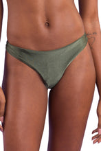 Cargar imagen en el visor de la galería, Gallery: Rio De Sol Bas Bottom Croco Essential