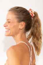 Cargar imagen en el visor de la galería, Model Front: Rio De Sol Chouchou Sahari Scrunchie