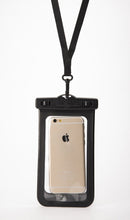 Cargar imagen en el visor de la galería, Model Back: Seawag Sac De Plage Waterproof Case Black
