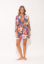 Cargar imagen en el visor de la galería, Model Front: Rio De Sol Robe De Plage Garden-Flower Kimono