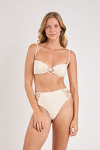 Cargar imagen en el visor de la galería, Model Front: Rio De Sol Bas Bottom Malibu-Natural High-Waist-Spin-Iris