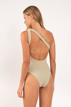 Cargar imagen en el visor de la galería, Model Back: Rio De Sol Une Pièce Brisa-Pistache Sienna