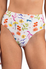 Cargar imagen en el visor de la galería, Gallery: Rio De Sol Bas Bottom Countryside Hotpants