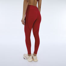 Cargar imagen en el visor de la galería, Model Back: Alto Giro Fitness Bas Legging Hyper Recortes Atlanta Vermelho Haute Red