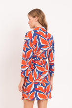 Cargar imagen en el visor de la galería, Model Back: Rio De Sol Chemise Leaves Chemise