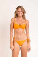 Cargar imagen en el visor de la galería, Model Front: Rio De Sol Ensemble Set Dots-Mango Balconet-Tie Ibiza-Comfy