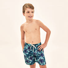 Cargar imagen en el visor de la galería, Image 04: Uv Line Maillot De Bain Garçon Shorts Aqua Hibiscus Kids Upf50+