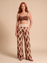 Cargar imagen en el visor de la galería, Model Front: Uv Line Pantalon De Plage Pants Diamond Rib Upf50+