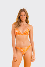 Cargar imagen en el visor de la galería, Model Front: Rio De Sol Ensemble Set Trail-Orange Tri-Fixo Essential