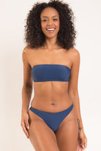 Cargar imagen en el visor de la galería, Image 09: Rio De Sol Ensemble Set Navy Bandeau-Reto Nice-Fio