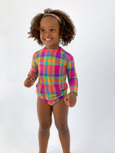 Cargar imagen en el visor de la galería, Model Front: Rio De Sol T-Shirt Tulip-Garden Rash-Guard Kids
