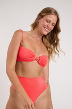 Cargar imagen en el visor de la galería, Image 06: Rio De Sol Ensemble Set Malibu-Folia Bandeau-Iris Highwaist-Spin-Iris