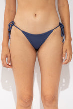Cargar imagen en el visor de la galería, Gallery: Rio De Sol Bas Bottom Carmel-Blue Lacinho