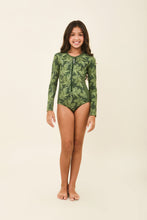 Cargar imagen en el visor de la galería, Model Front: Uv Line Une Pièce Fille Girl Macae Folhagem Verde Upf50+