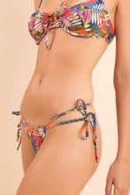 Cargar imagen en el visor de la galería, Image 08: Rio De Sol Ensemble Set Jungle Balconet-Tie Pipa