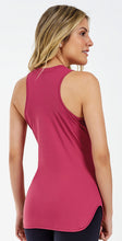 Cargar imagen en el visor de la galería, Model Back: Alto Giro Fitness Haut Regata Skin Fit Alongada Gola V Rosa