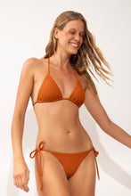 Cargar imagen en el visor de la galería, Image 05: Rio De Sol Ensemble Set Ferrugo Tri-Inv Cheeky-Tie