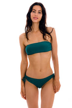 Cargar imagen en el visor de la galería, Model Front: Rio De Sol Bas Bottom Uv-Galapagos Madrid