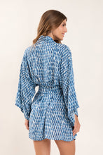 Cargar imagen en el visor de la galería, Model Back: Rio De Sol Robe De Plage Chuva Kimono