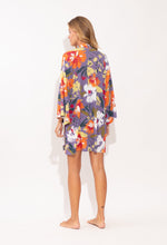 Cargar imagen en el visor de la galería, Model Back: Rio De Sol Robe De Plage Garden-Flower Kimono
