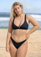 Cargar imagen en el visor de la galería, Image 07: Maaji Haut Top Victory Splendour Black