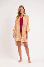 Cargar imagen en el visor de la galería, Model Front: Rio De Sol Robe De Plage Sahari Chemise Gabriele