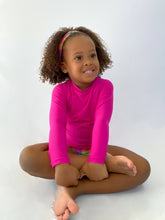Cargar imagen en el visor de la galería, Model Front: Rio De Sol T-Shirt Amaranto Rash-Guard Kids