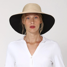 Cargar imagen en el visor de la galería, Model Front: Uv Line Chapeau Souple/Capeline San Diego Kaki/Preto