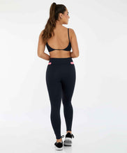 Cargar imagen en el visor de la galería, Model Back: Alto Giro Fitness Bas Legging Hyper Detalhe Cos Preto