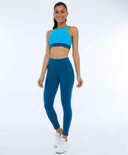 Cargar imagen en el visor de la galería, Model Front: Alto Giro Fitness Bas Legging Supplex Com Laser No Cos Verde Deep