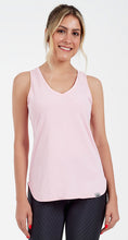 Cargar imagen en el visor de la galería, Model Front: Alto Giro Fitness Haut Regata Skin Fit Alongada Gola V Rosa Clara