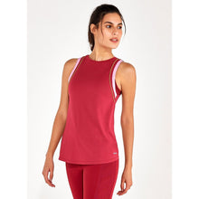Cargar imagen en el visor de la galería, Model Front: Alto Giro Fitness Haut Regata Speed Soul Eco Recortes Frisos Vermelho Power