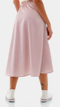 Cargar imagen en el visor de la galería, Model Back: Alto Giro Fitness Bas Saia Cdc Royale Mid Rosa