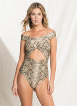 Cargar imagen en el visor de la galería, Image 08: Maaji Une Pièce Yvonne Python