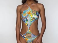 Cargar y reproducir el video en el visor de la galería, Video: Luli Fama Une Pièce Handkerchief Amalfi