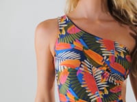 Cargar y reproducir el video en el visor de la galería, Video: Rio De Sol Une Pièce Jungle Maeve