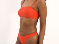 Cargar y reproducir el video en el visor de la galería, Video: Rio De Sol Haut Top Rouge Bandeau-Reto