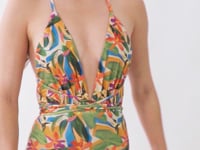 Cargar y reproducir el video en el visor de la galería, Video: Rio De Sol Une Pièce Tropical New Vegas