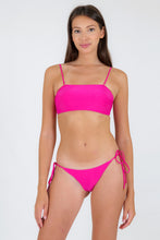Cargar imagen en el visor de la galería, Model Front: Rio De Sol Bas Bottom Amaranto Ibiza-Comfy