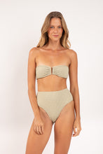Cargar imagen en el visor de la galería, Model Front: Rio De Sol Bas Bottom Brisa-Pistache Hotpants