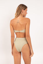 Cargar imagen en el visor de la galería, Model Back: Rio De Sol Bas Bottom Brisa-Pistache Hotpants