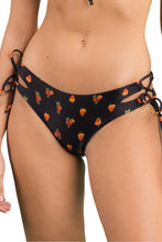 Cargar imagen en el visor de la galería, Gallery: Rio De Sol Bas Bottom Cashew Madrid