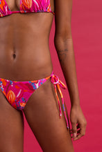 Cargar imagen en el visor de la galería, Image 08: Rio De Sol Bas Bottom Flavors Cheeky-Tie