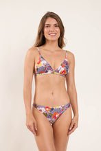 Cargar imagen en el visor de la galería, Model Front: Rio De Sol Bas Bottom Garden-Flower Essential-Comfy