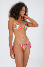 Cargar imagen en el visor de la galería, Model Front: Rio De Sol Bas Bottom Green-Bloom Frufru-Fio
