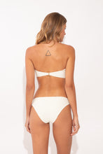 Cargar imagen en el visor de la galería, Model Back: Rio De Sol Bas Bottom Junco-Offwhite Essential-Comfy