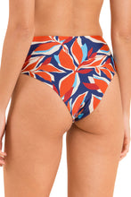Cargar imagen en el visor de la galería, Image 07: Rio De Sol Bas Bottom Leaves Hotpants