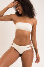 Cargar imagen en el visor de la galería, Image 10: Rio De Sol Bas Bottom Off-White Madrid