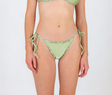 Cargar imagen en el visor de la galería, Gallery: Rio De Sol Bas Bottom Oliva Frufru